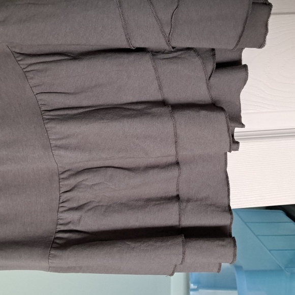 Garnet Hill gray tiered ruffle skirt in a cotton/modal blend Medium - Picture 2 of 8